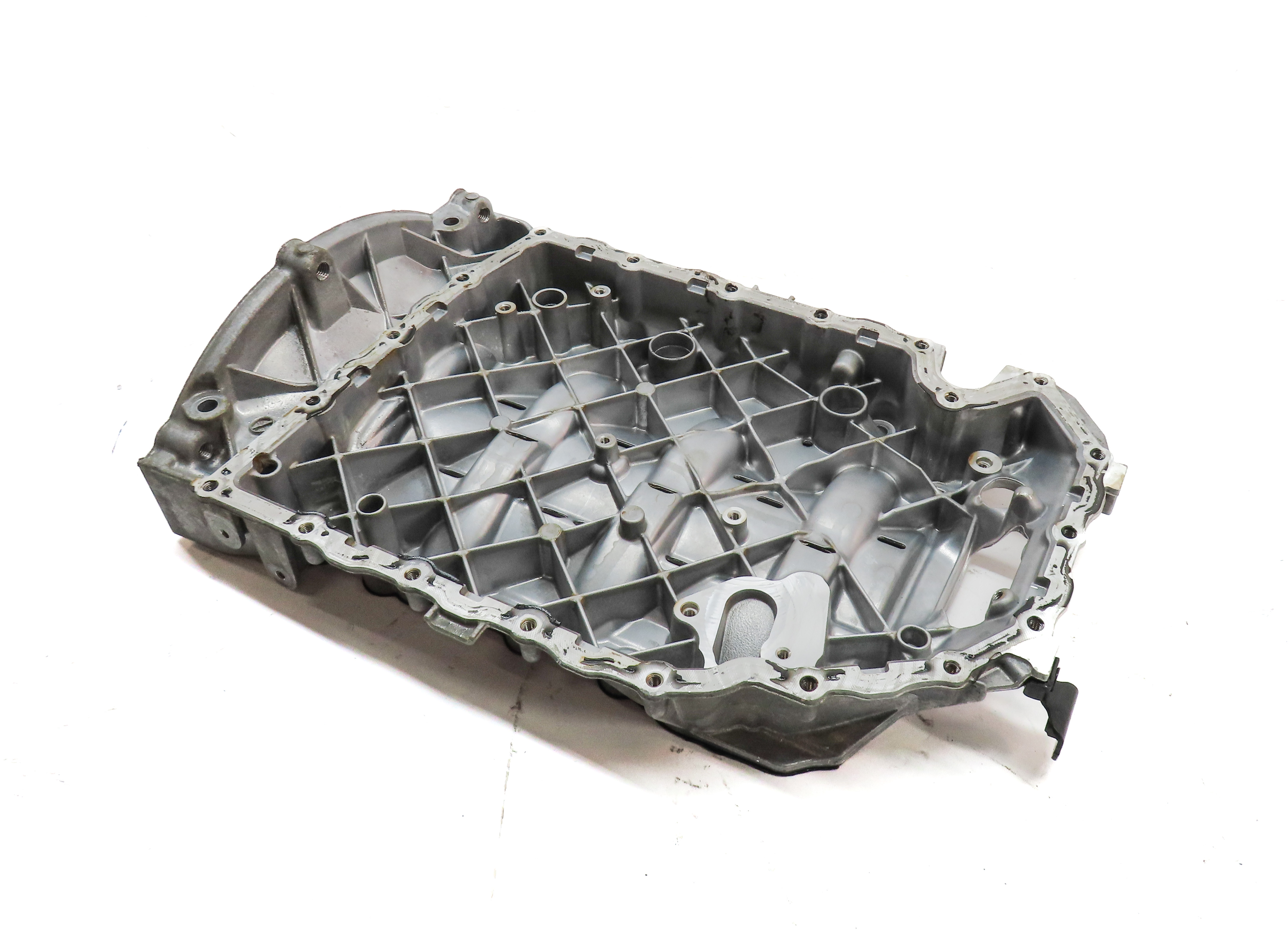 2009-2018 VW EOS TIGUAN AUDI Q3 (8U) 2.0L TURBO ENGINE UPPER OIL PAN CRADLE — exact item pictured